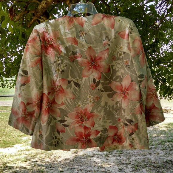 Alfred Dunner Floral Blazer - Picture 3 of 4
